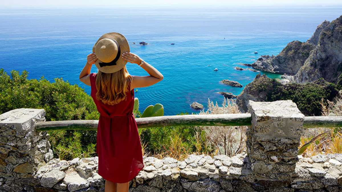 Faro di Capovaticano: orari e consigli per la visita 2026