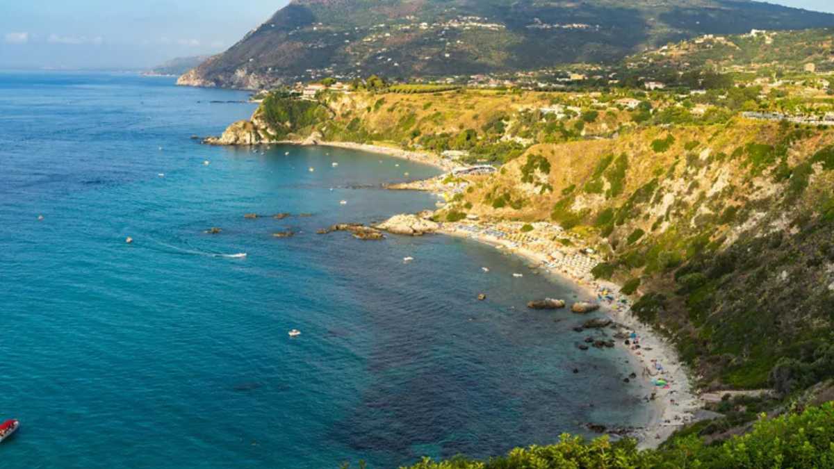 Itinerario fotografico dei tramonti sul faro di Capovaticano